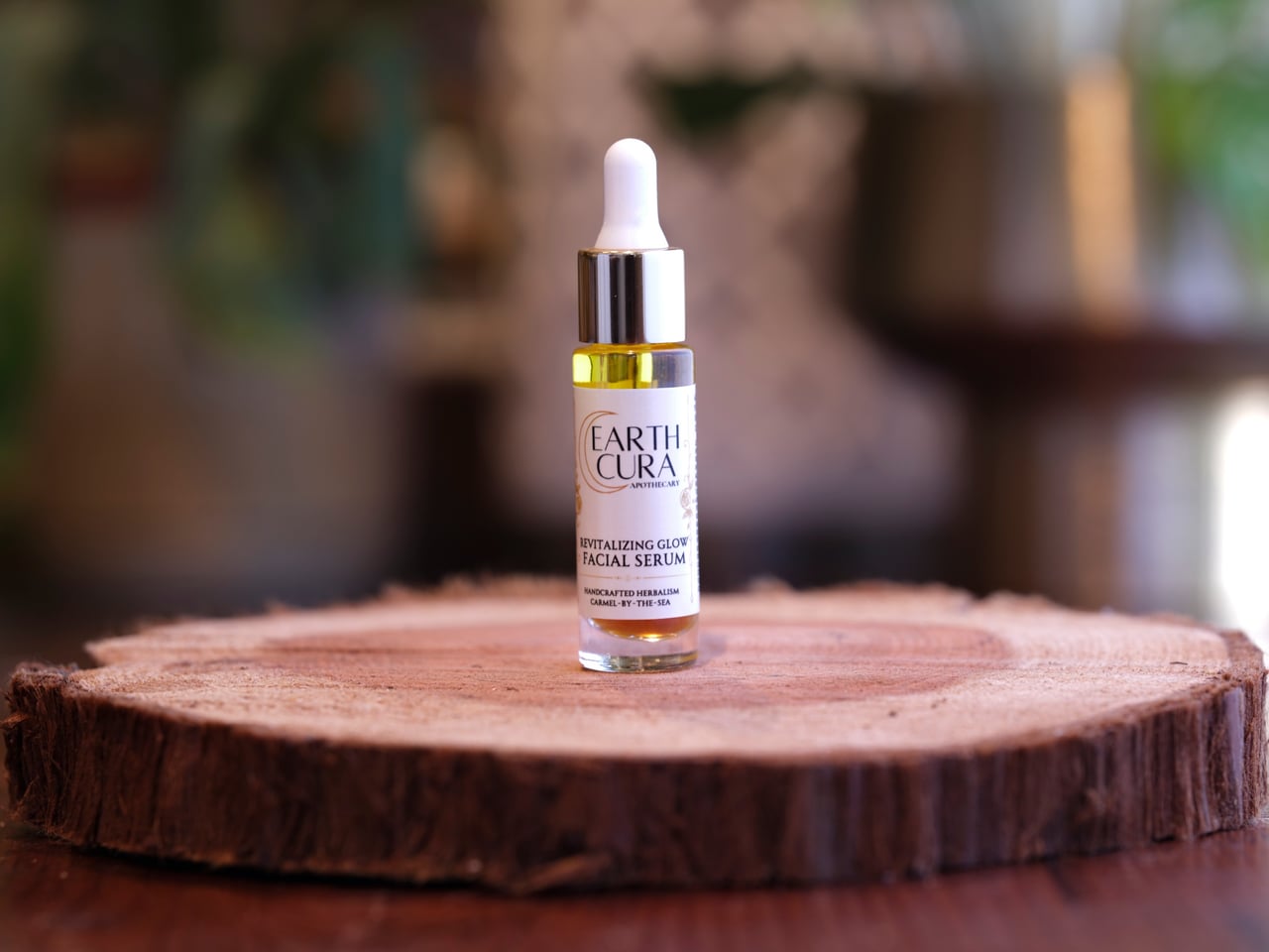 FACIAL SERUM -Revitalizing Glow - Daily Moisturizer